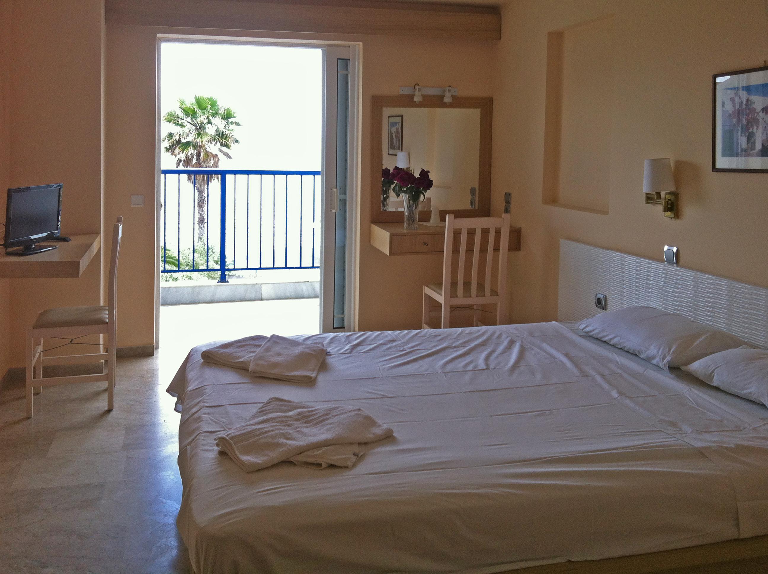 Golden Sun 3* Finikounda